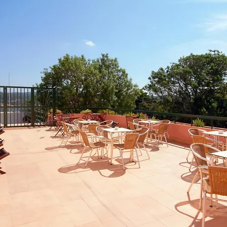 Sarrazola House Konukevi