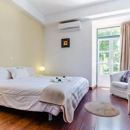 Konukevi Sarrazola House Colares