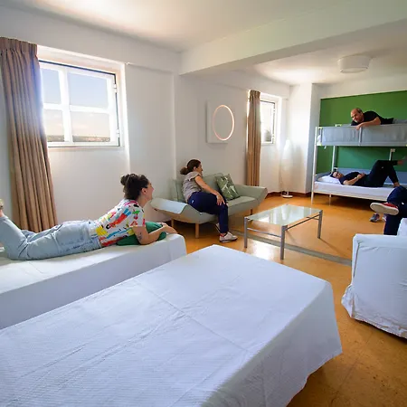 Gasthof Sarrazola House Colares