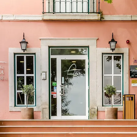 Sarrazola House 招待所 3*