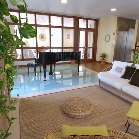 招待所 Sarrazola House